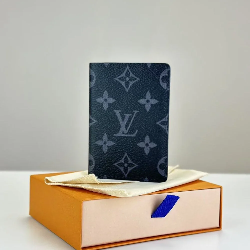 Brand New Louis Vuitton Monogram Card Holder - Picture 2 of 6